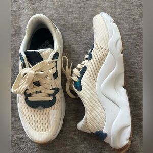 SOREL Kinetic RNEGD Float Women’s Sneaker